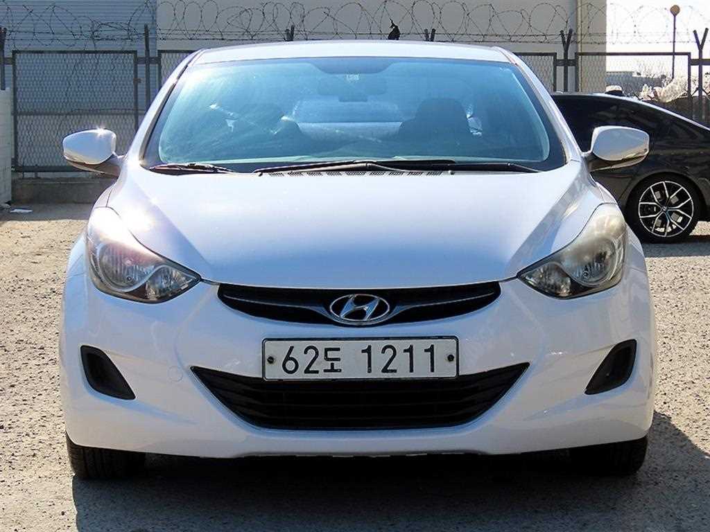 HYUNDAI Avante 2012 Blanco - Importación desde Corea - HF Imports Iquique - Foto 1