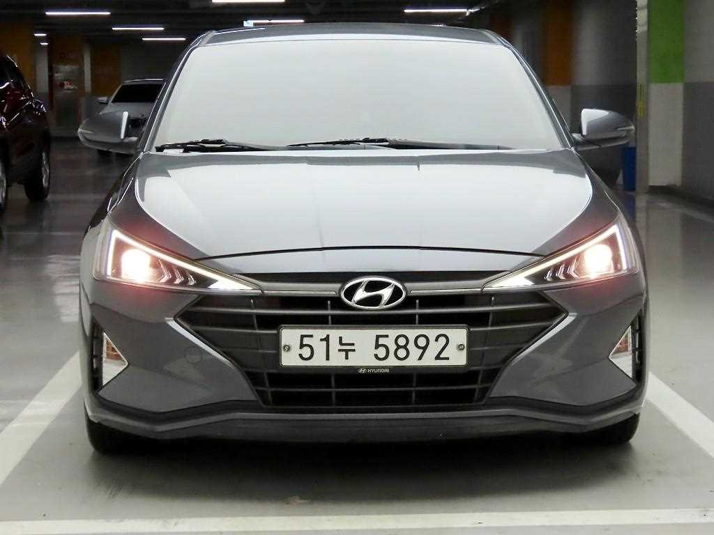 HYUNDAI Avante - Vista 2