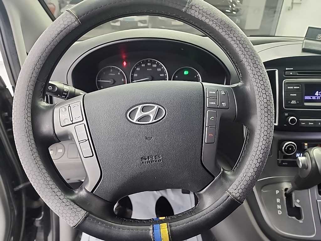 HYUNDAI Starex - Vista 9