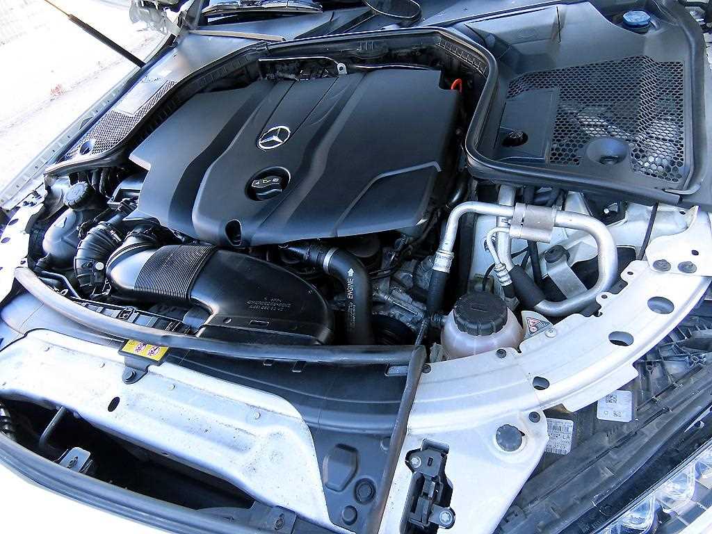 Mercedes Benz C Class 2016 Blanco - Importación desde Corea - HF Imports Iquique - Foto 19