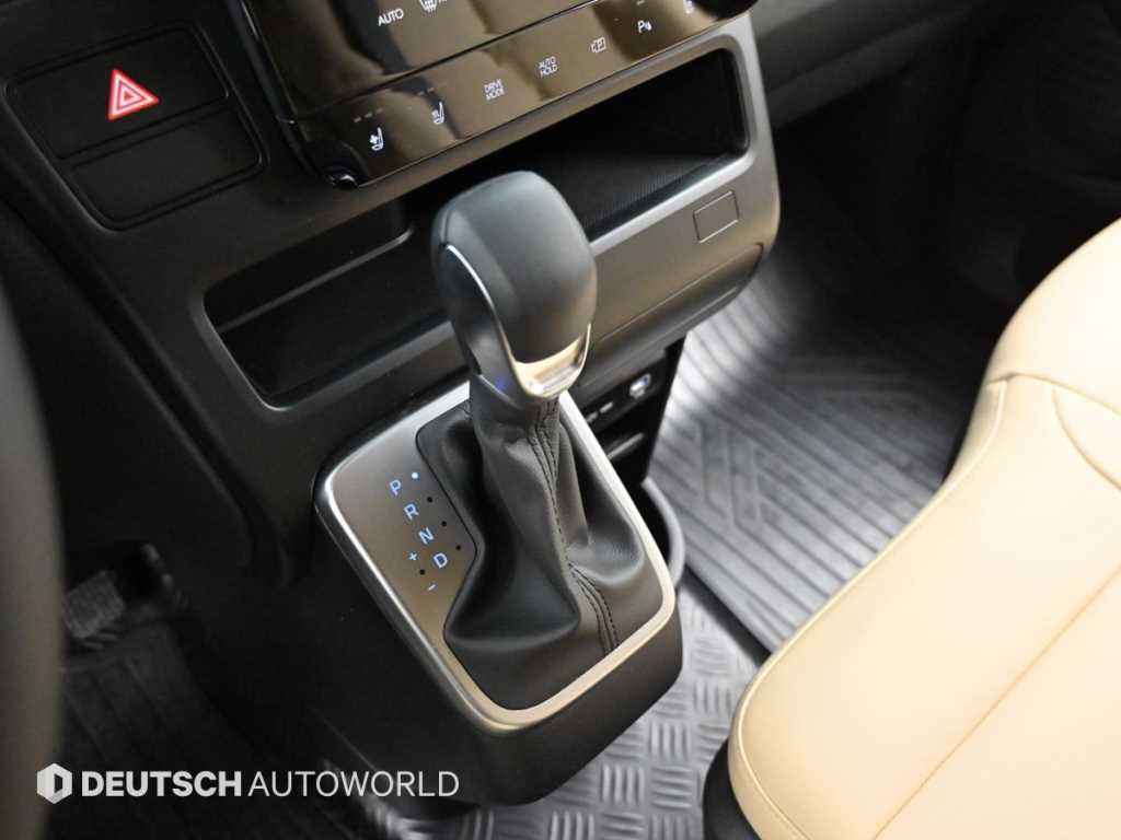 HYUNDAI Staria - Vista 9