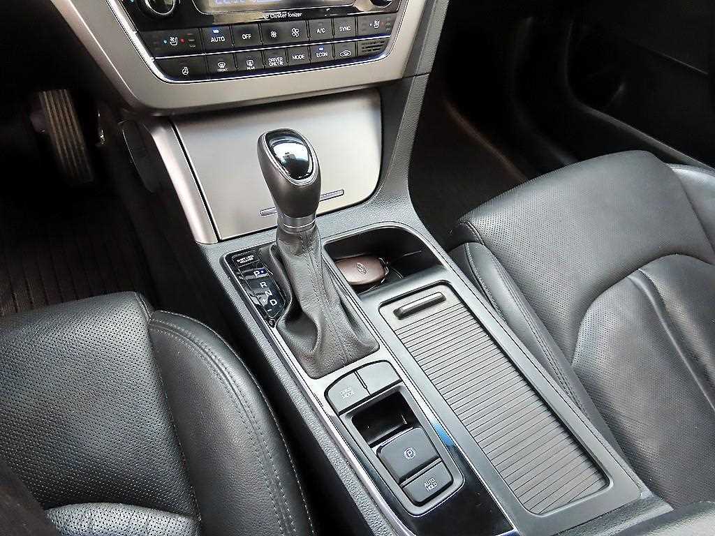 HYUNDAI Sonata - Vista 10