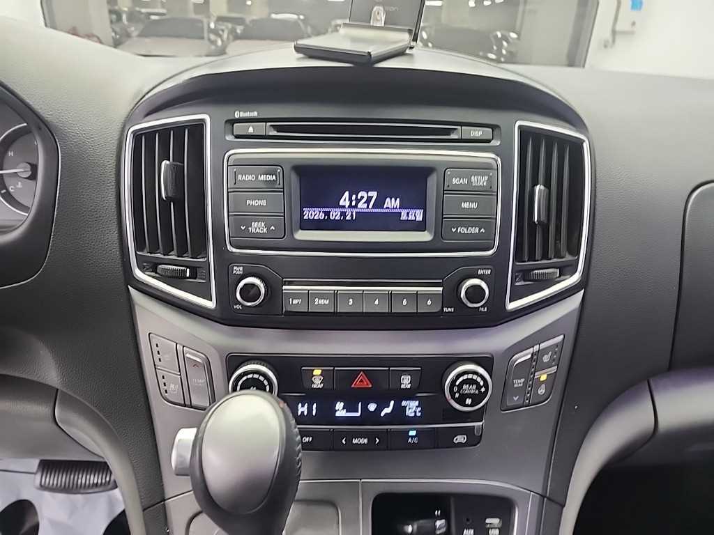 HYUNDAI Starex - Vista 10