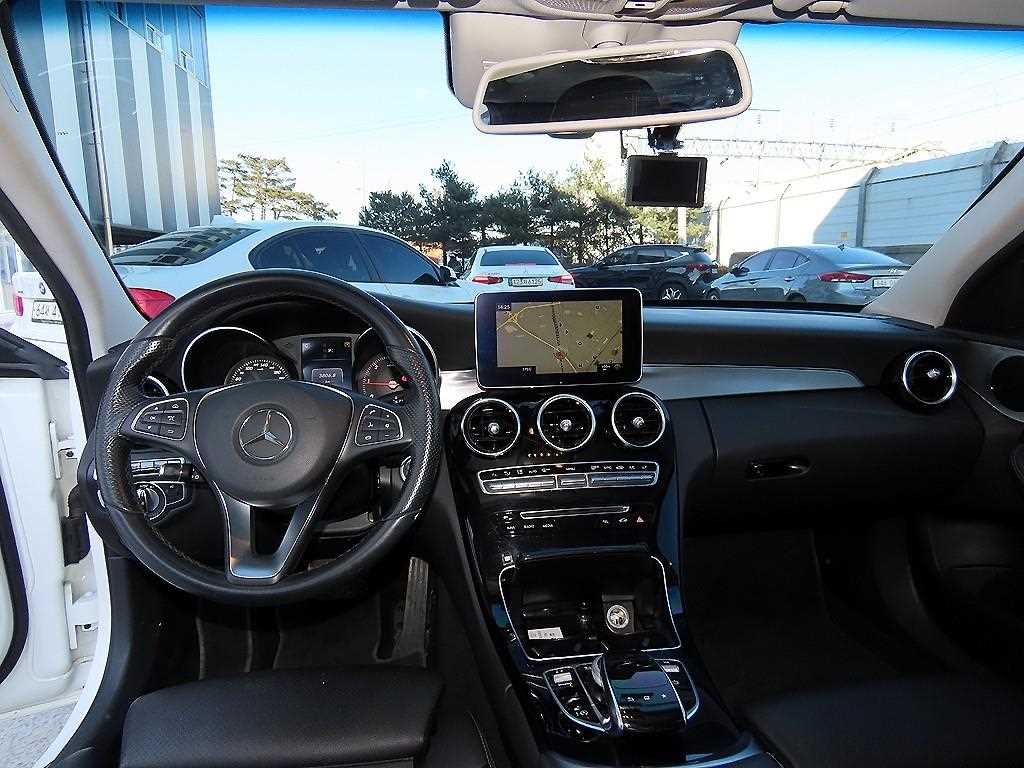 Mercedes Benz C Class - Vista 7