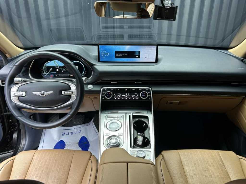 Genesis GV80 - Vista 9