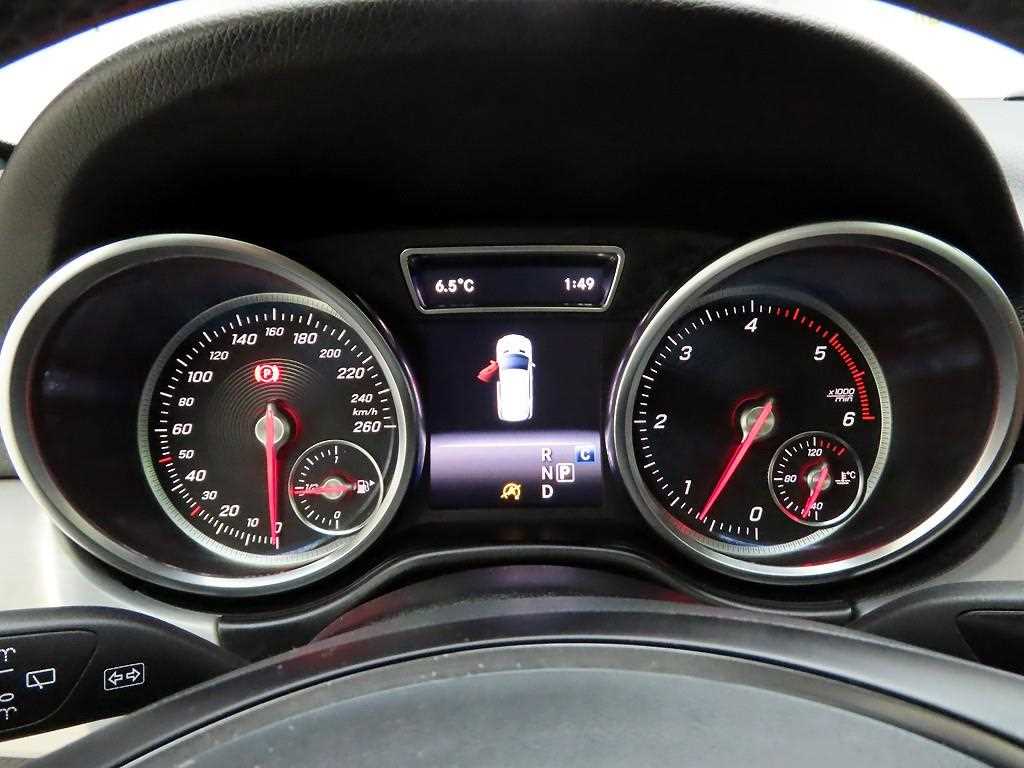 Mercedes Benz GLE Class - Vista 5