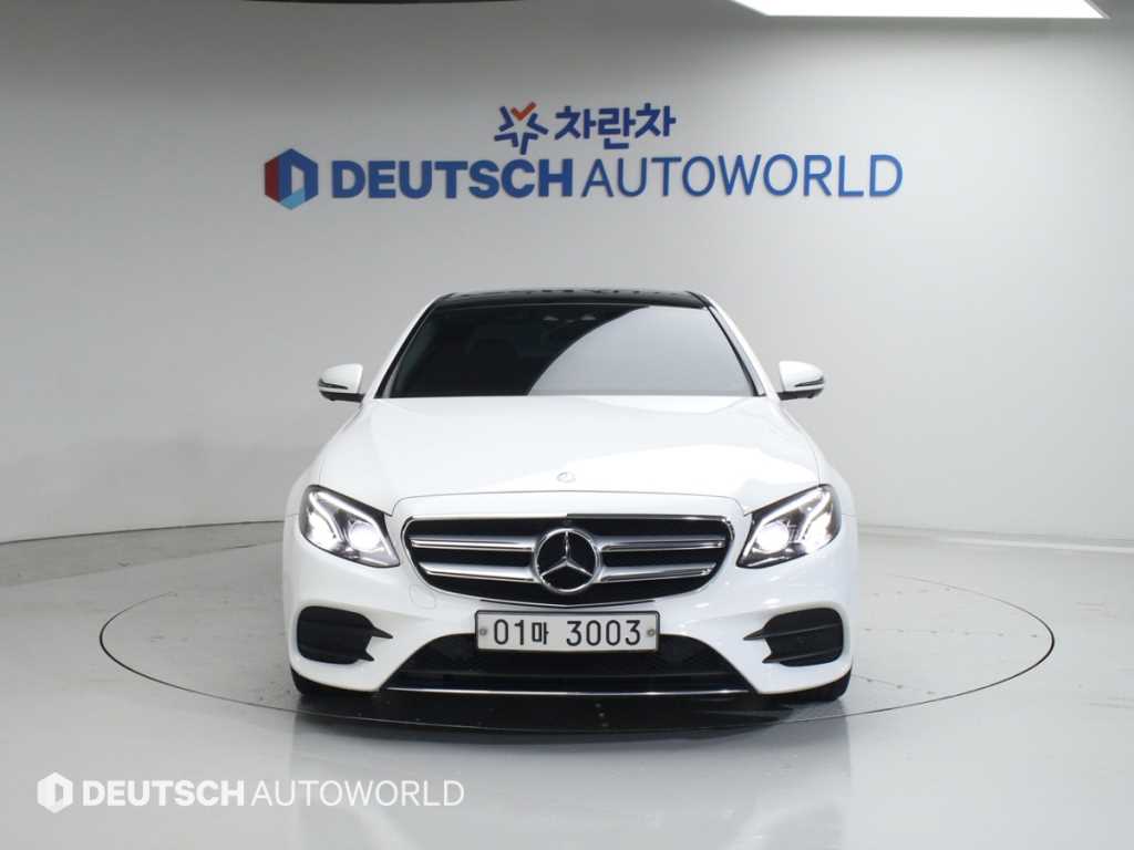 Mercedes Benz E class - Vista 3