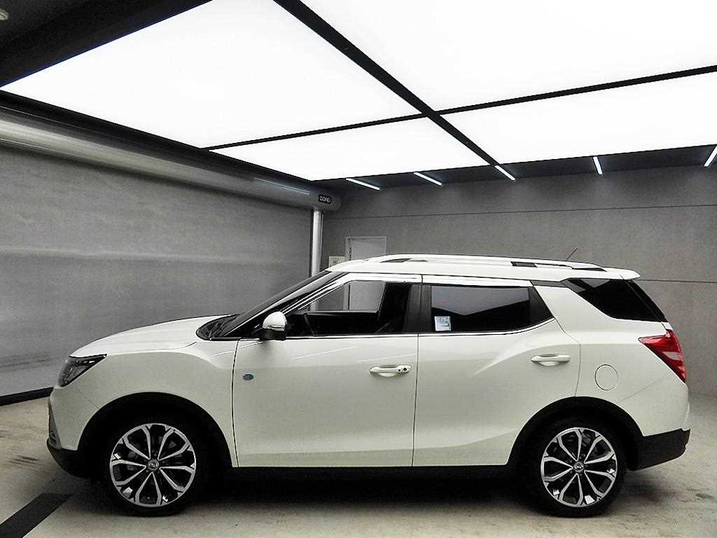 Ssangyong Tivoli - Vista 4