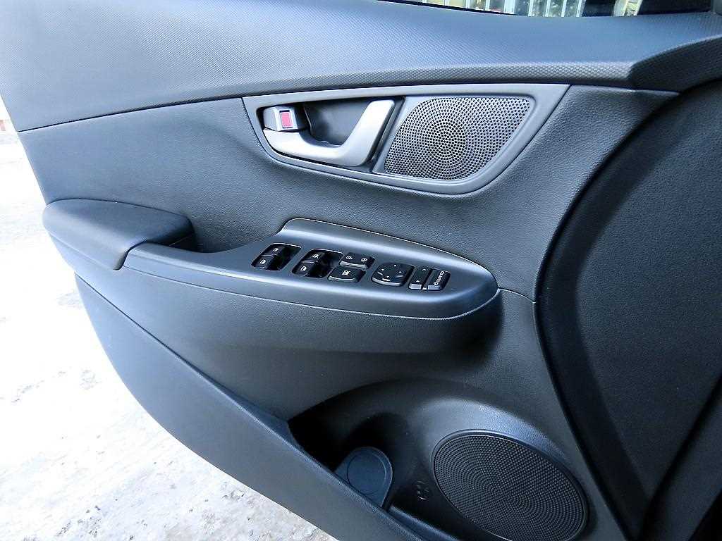 HYUNDAI Kona - Vista 11