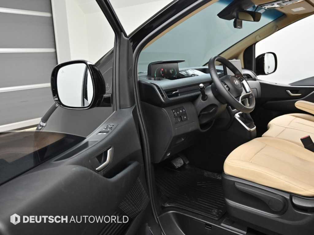 HYUNDAI Staria - Vista 11