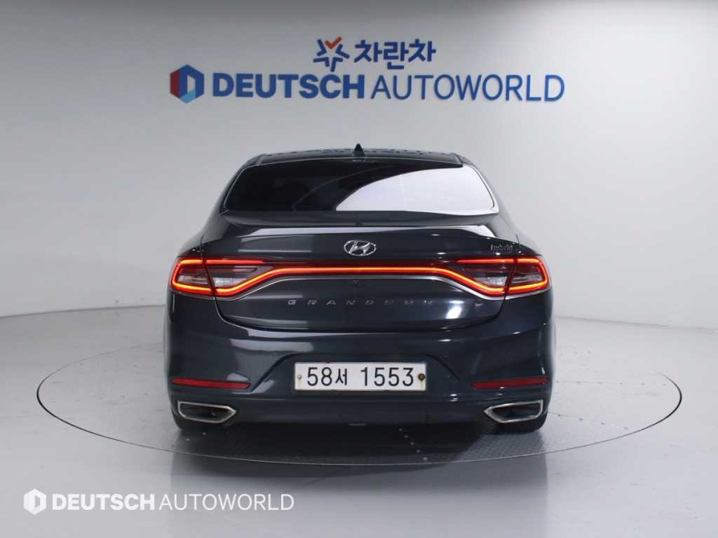 HYUNDAI Grandeur - Vista 4