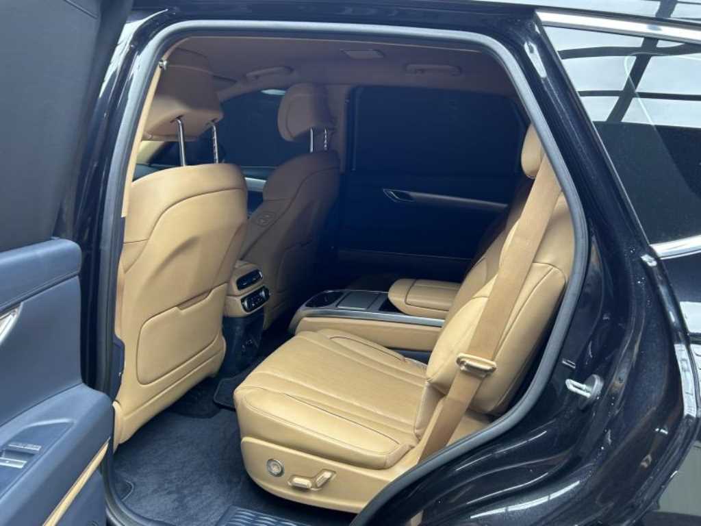 Genesis GV80 - Vista 7