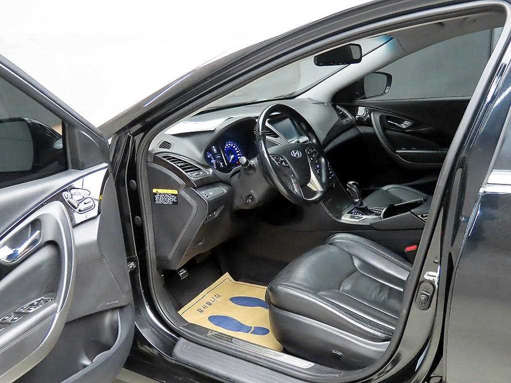 HYUNDAI Grandeur - Vista 5