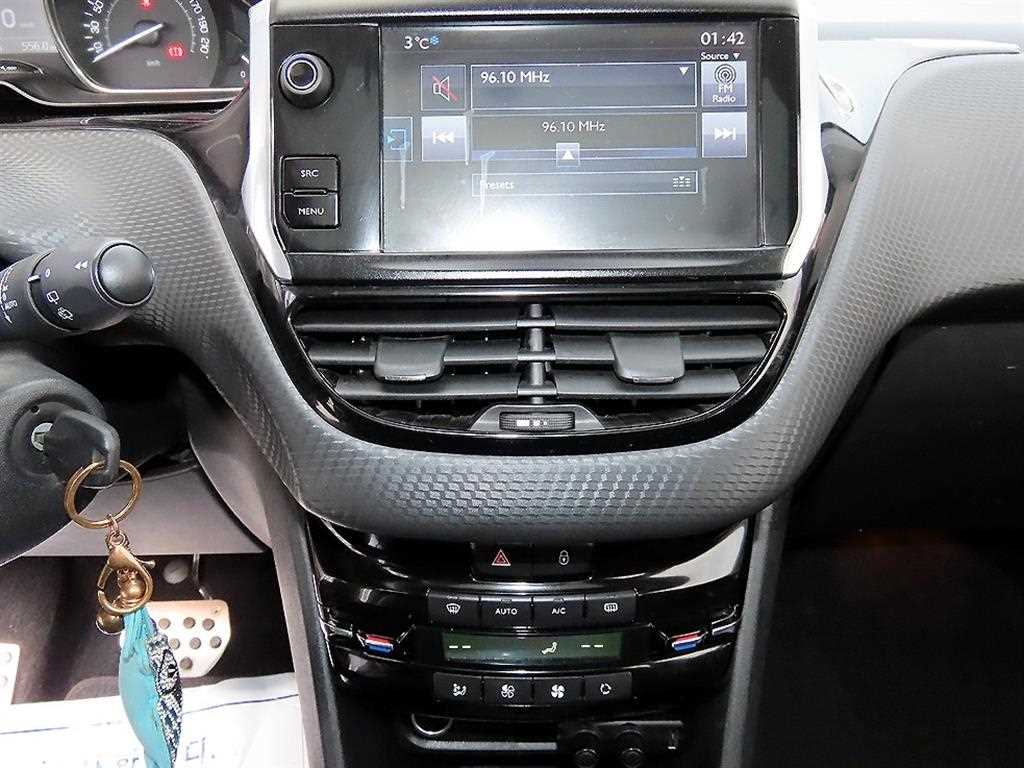 Peugeot 2008 2017 Gris - Importación desde Corea - HF Imports Iquique - Foto 13