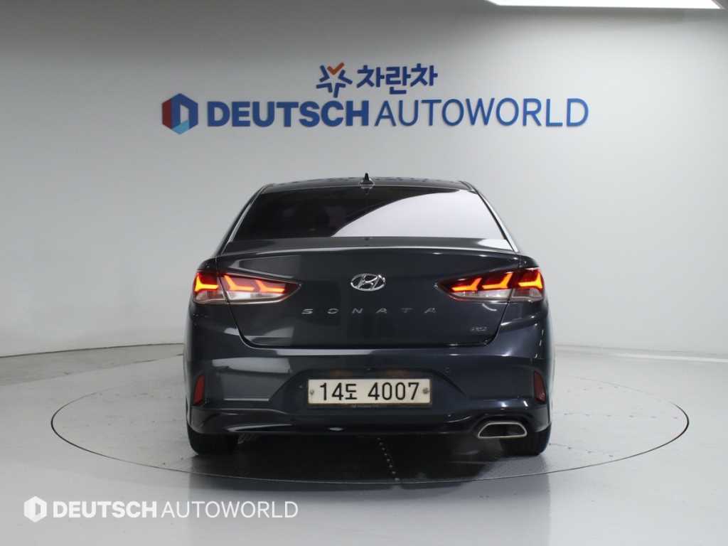 HYUNDAI Sonata - Vista 4