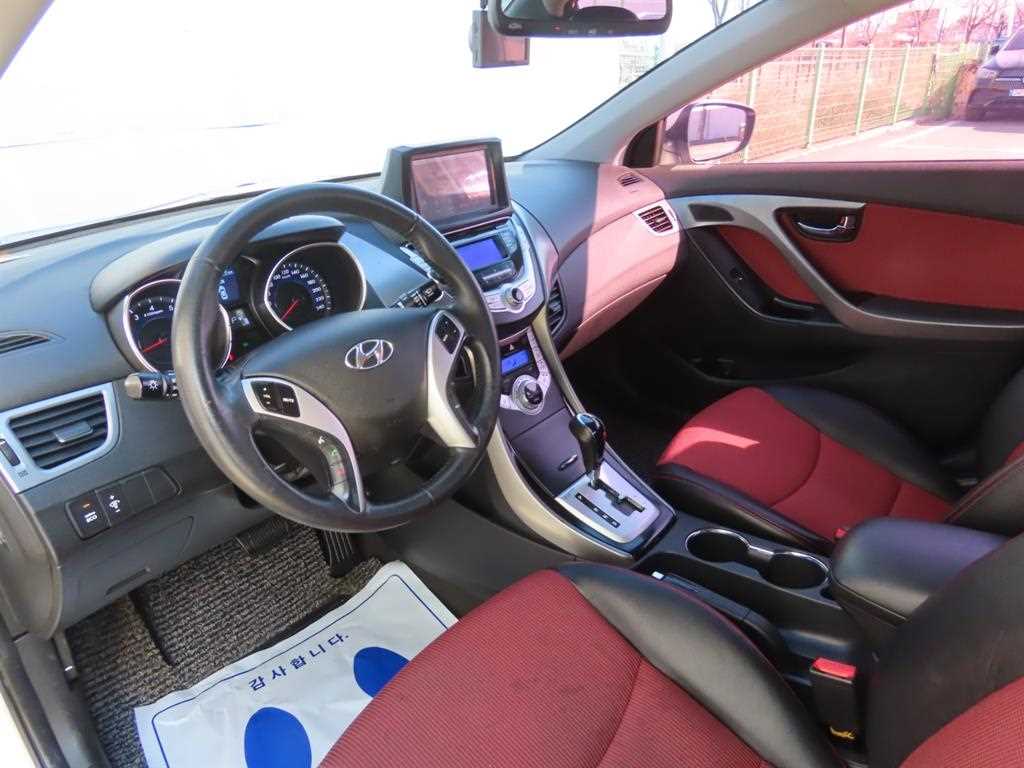 HYUNDAI Avante 2012 Plateado - Importación desde Corea - HF Imports Iquique - Foto 17