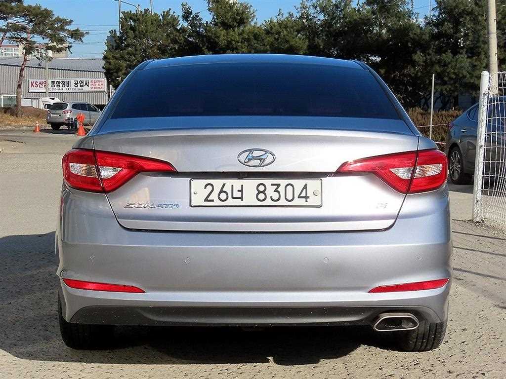 HYUNDAI Sonata - Vista 4