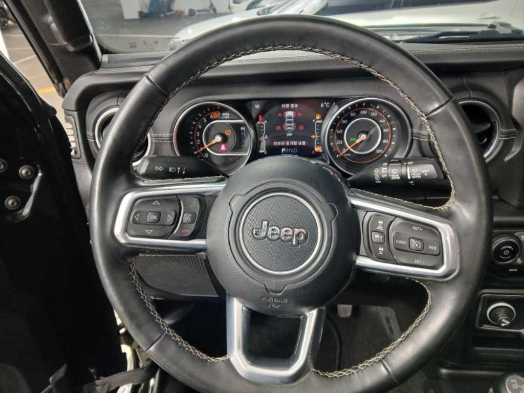 Jeep Wrangler - Vista 8