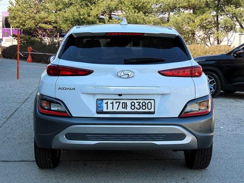 HYUNDAI Kona - Vista 4