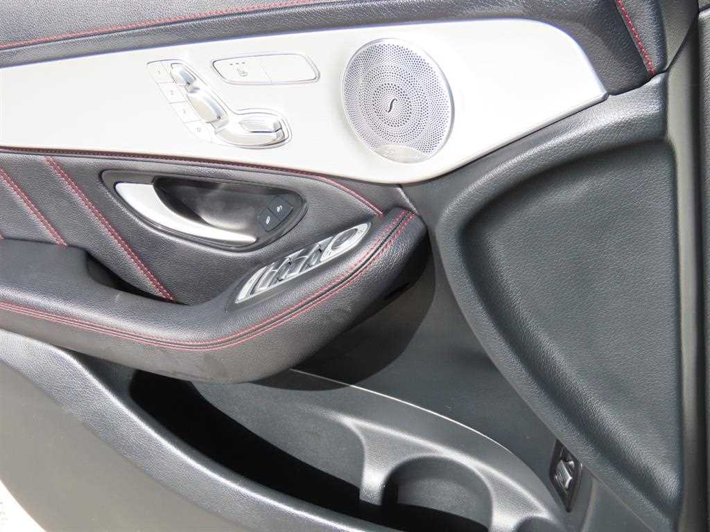 Mercedes Benz GLC Class - Vista 12