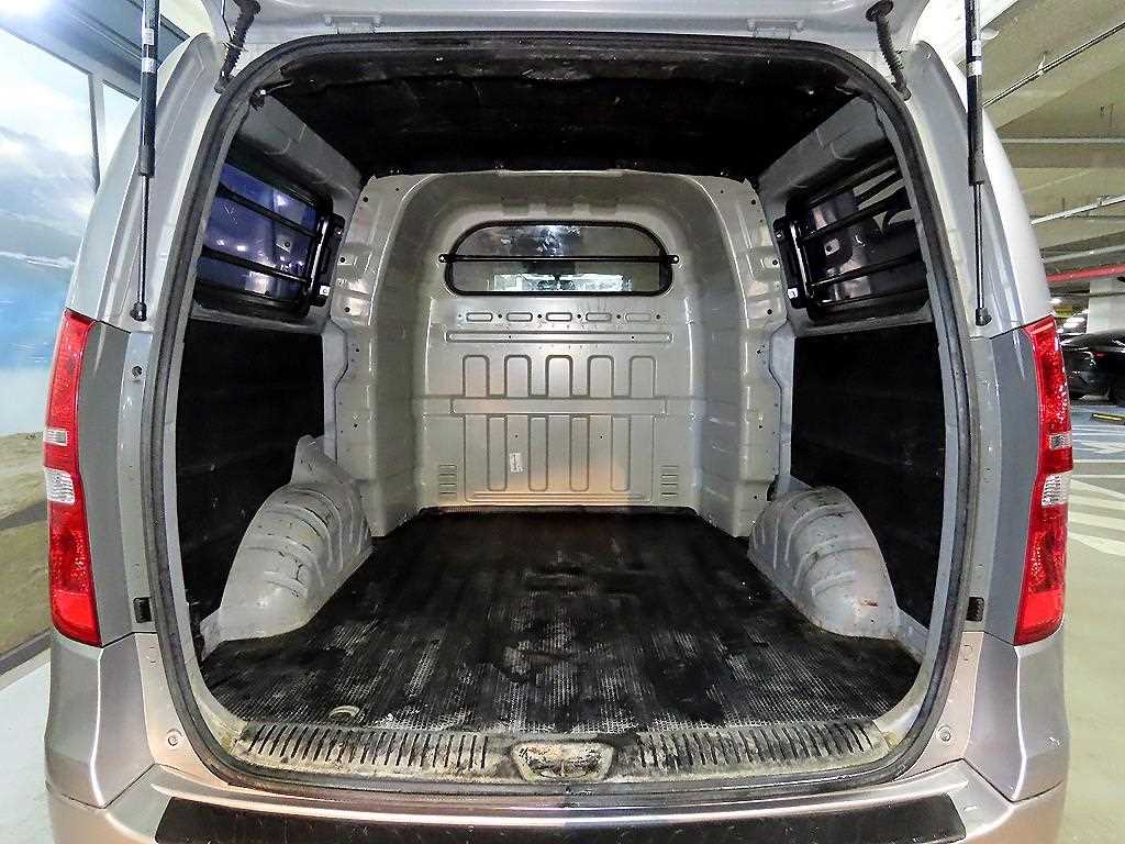 HYUNDAI Starex 2015 Plateado - Importación desde Corea - HF Imports Iquique - Foto 16