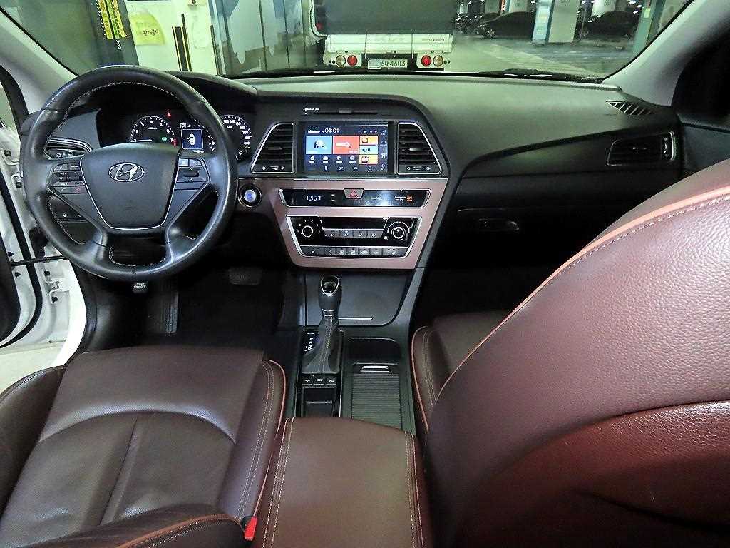 HYUNDAI Sonata - Vista 10