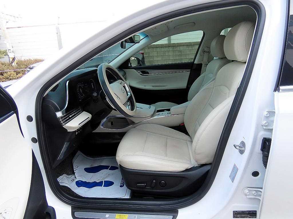 HYUNDAI Grandeur - Vista 5