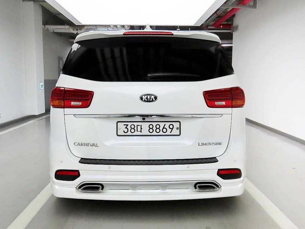 KIA Carnival - Vista 3