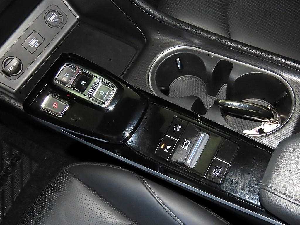 HYUNDAI Sonata - Vista 12