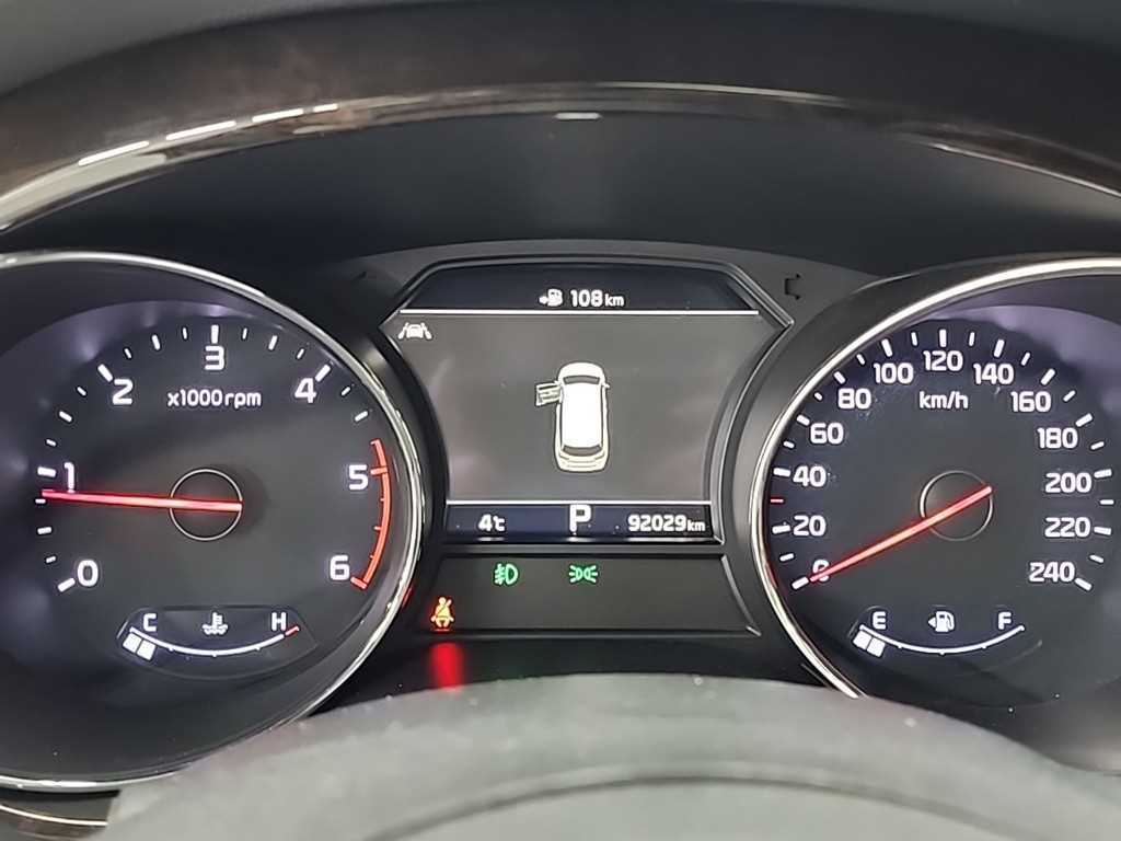 KIA Carnival - Vista 6