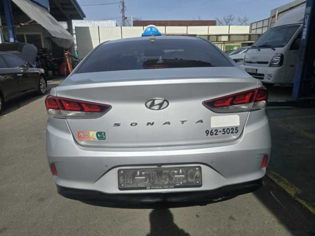 HYUNDAI Sonata - Vista 5