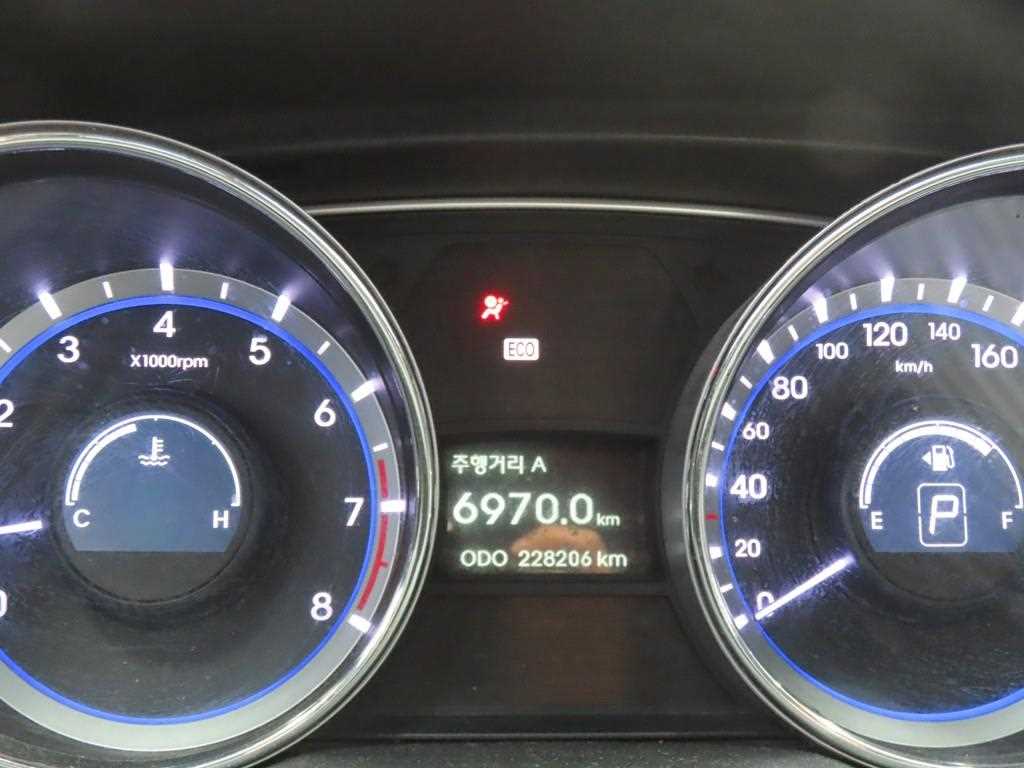 HYUNDAI Sonata - Vista 8