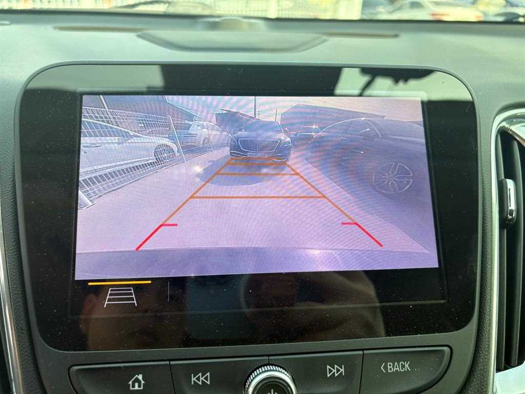 Chevrolet Malibu - Vista 11