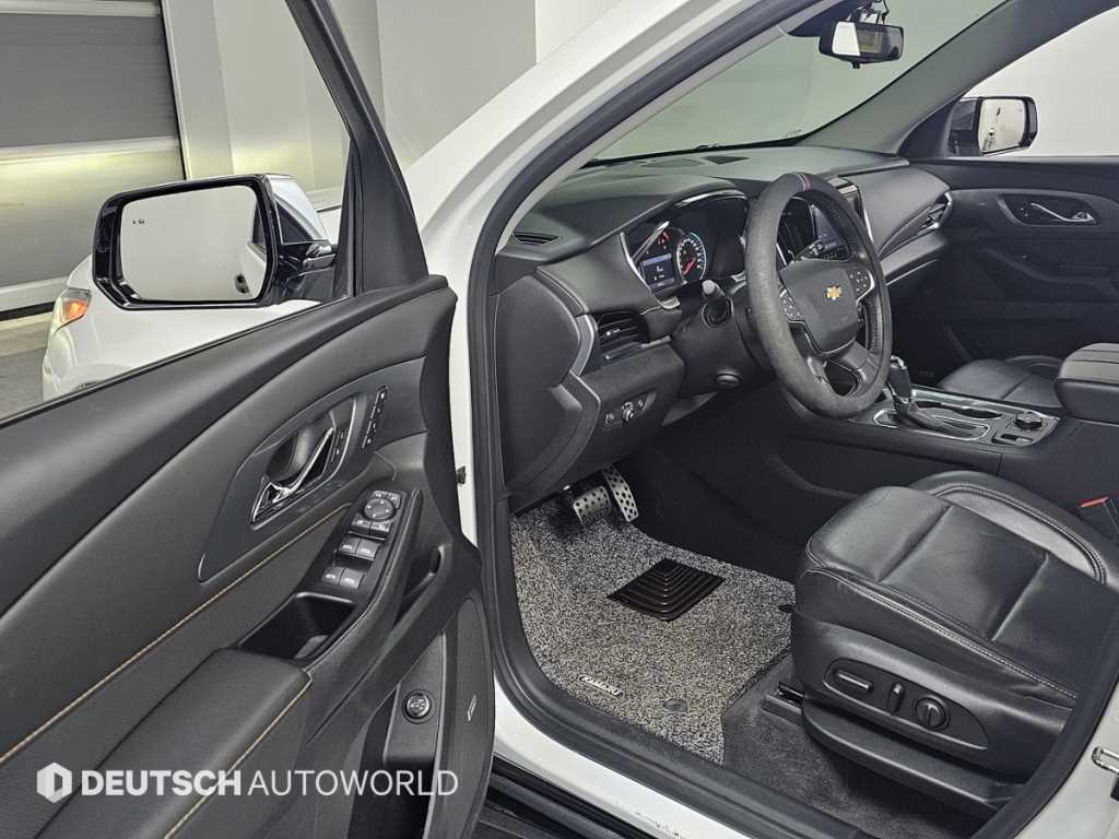 Chevrolet Travers - Vista 11