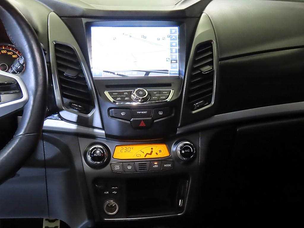 Ssangyong Korando - Vista 11