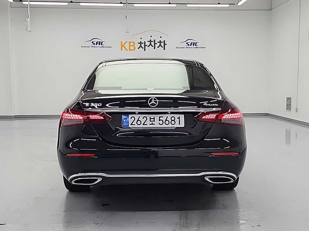 Mercedes Benz E class - Vista 3