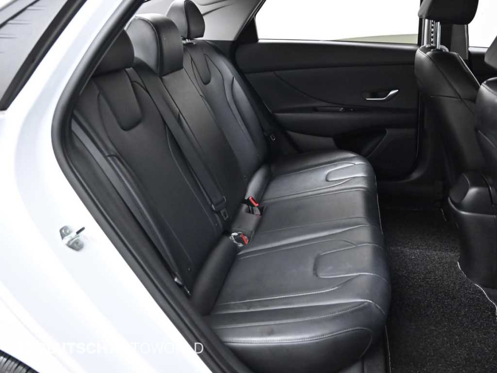 HYUNDAI Avante - Vista 12