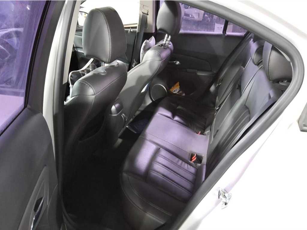 Chevrolet Cruise - Vista 8