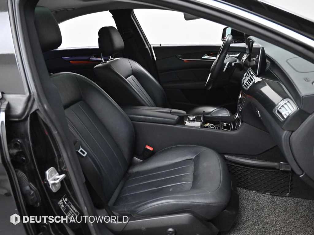 Mercedes Benz CLS Class - Vista 10