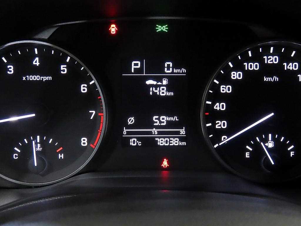 HYUNDAI Avante - Vista 9