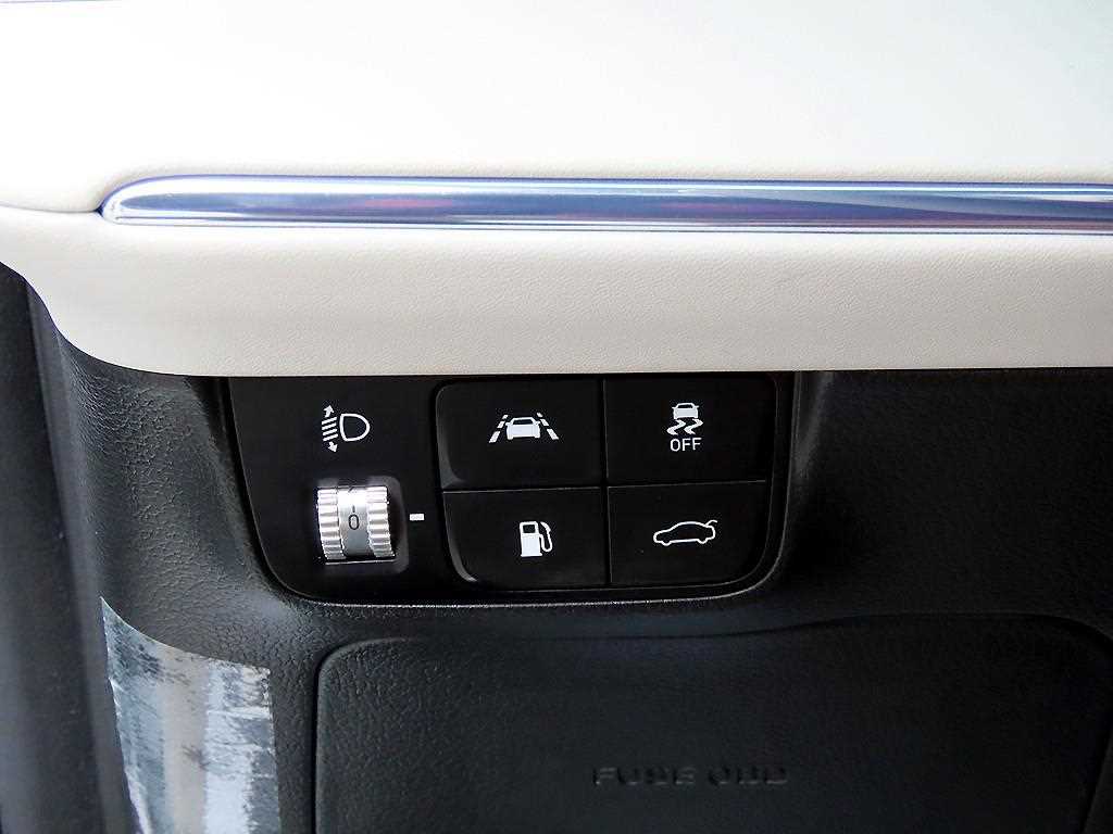 HYUNDAI Grandeur - Vista 12