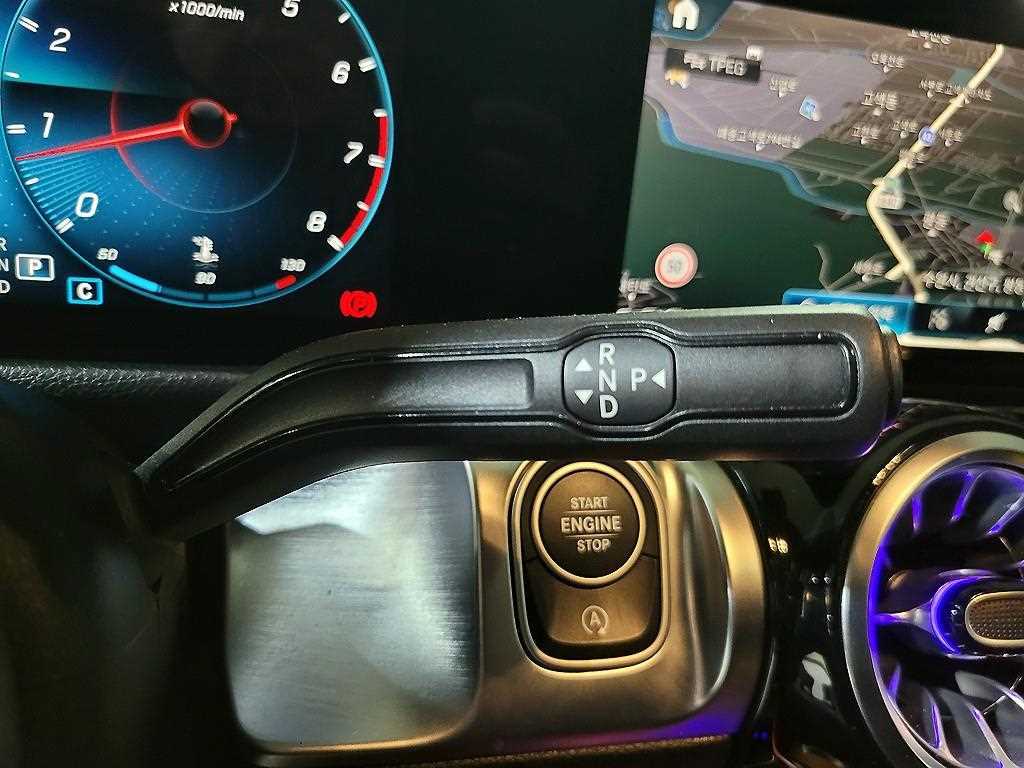 Mercedes Benz GLB Class - Vista 12