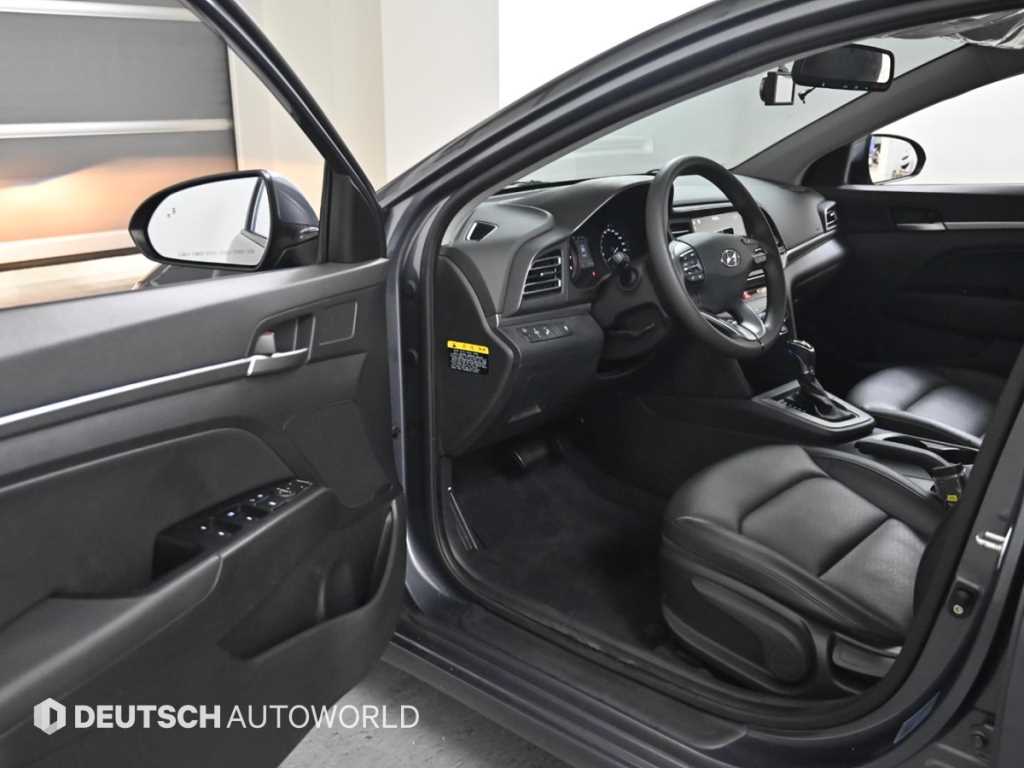 HYUNDAI Avante - Vista 11