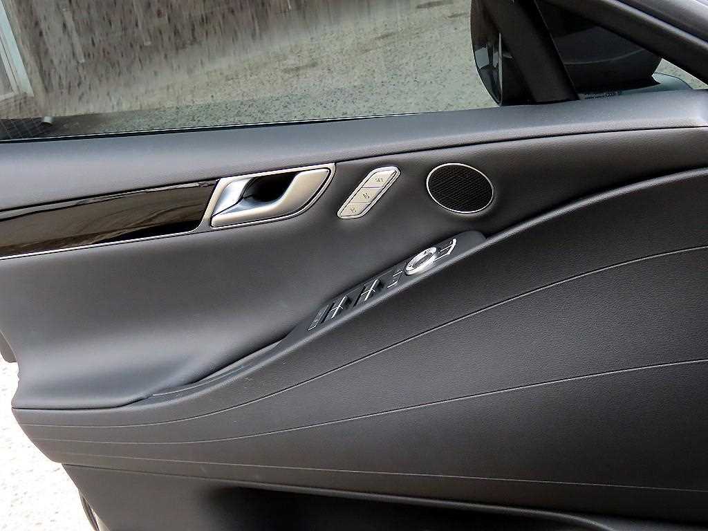 Genesis G80 - Vista 12