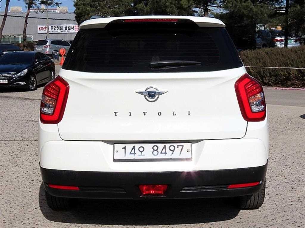 Ssangyong Tivoli - Vista 4