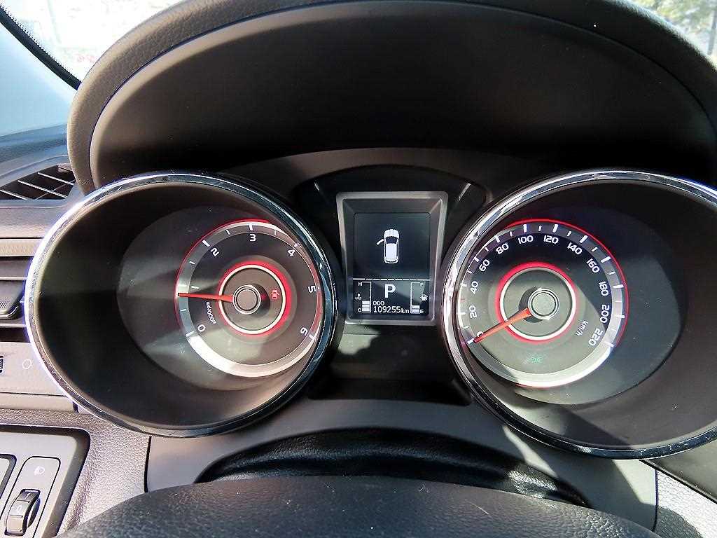 Ssangyong Tivoli - Vista 9