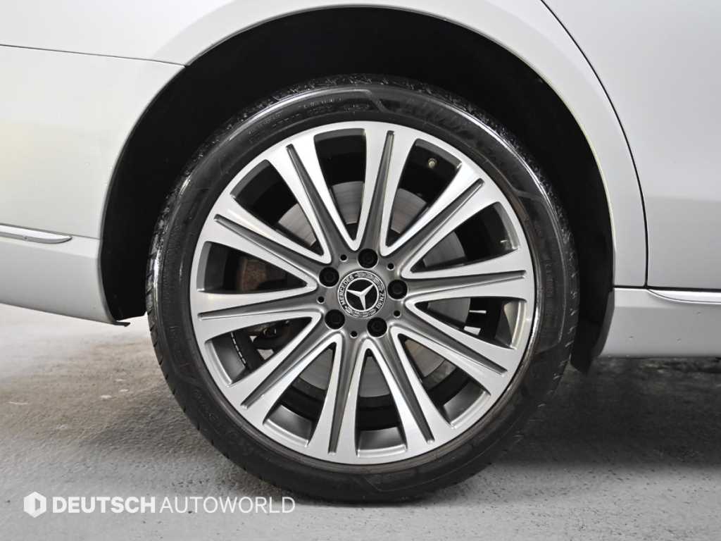 Mercedes Benz E class - Vista 5