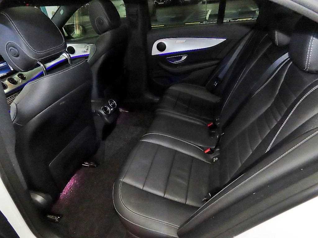 Mercedes Benz E class - Vista 7