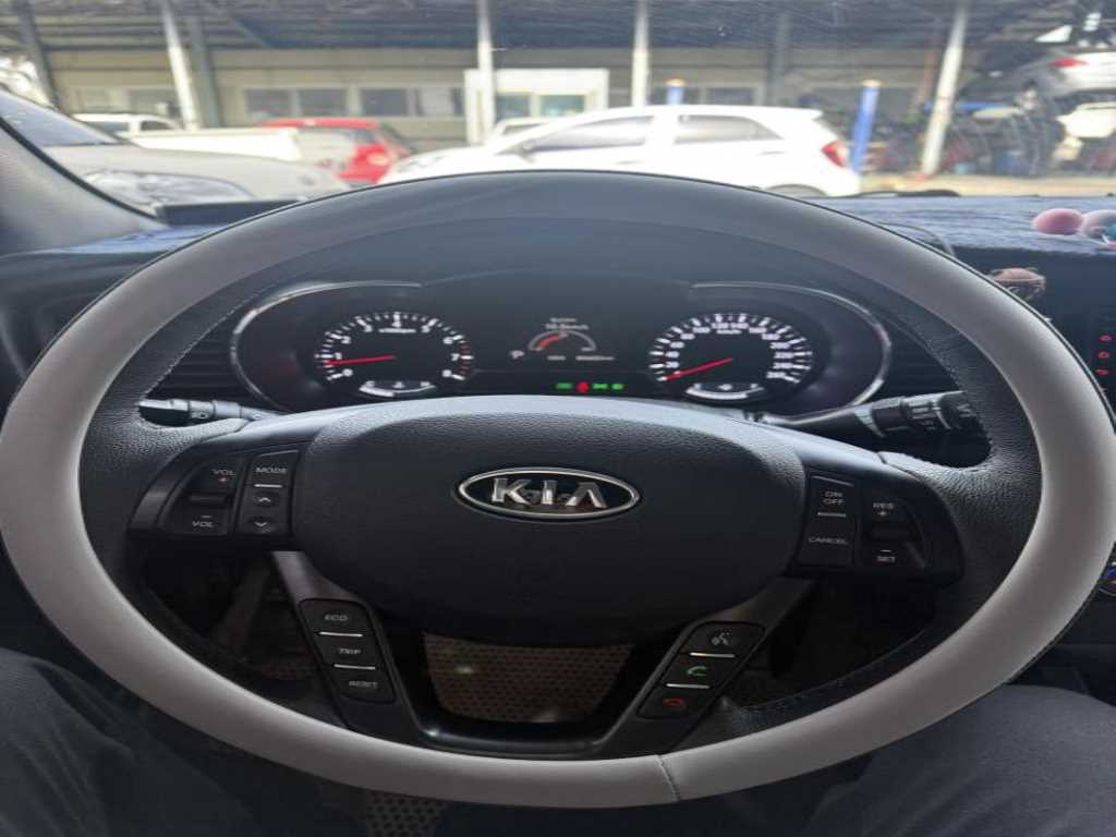 KIA K5 - Vista 10
