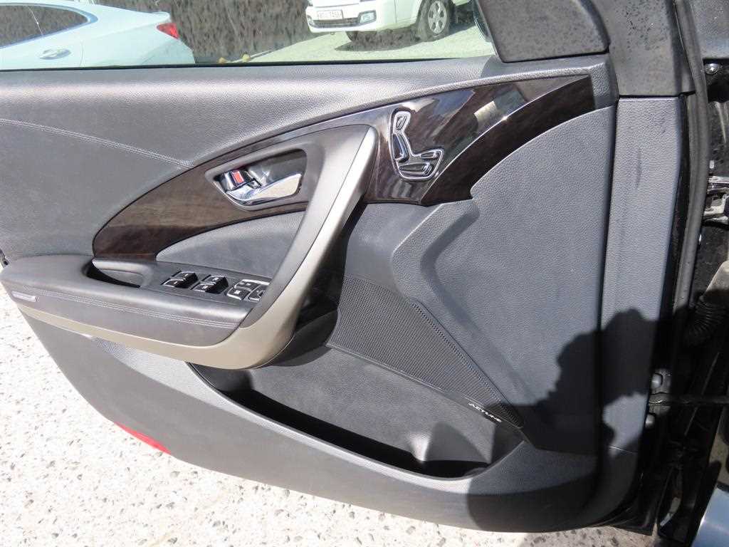 HYUNDAI Grandeur - Vista 11